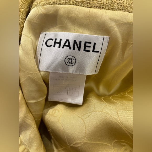 ****SOLD*** Chanel Spring 2006 Runway Yellow Tweed Jacket - Picture 4 of 12
